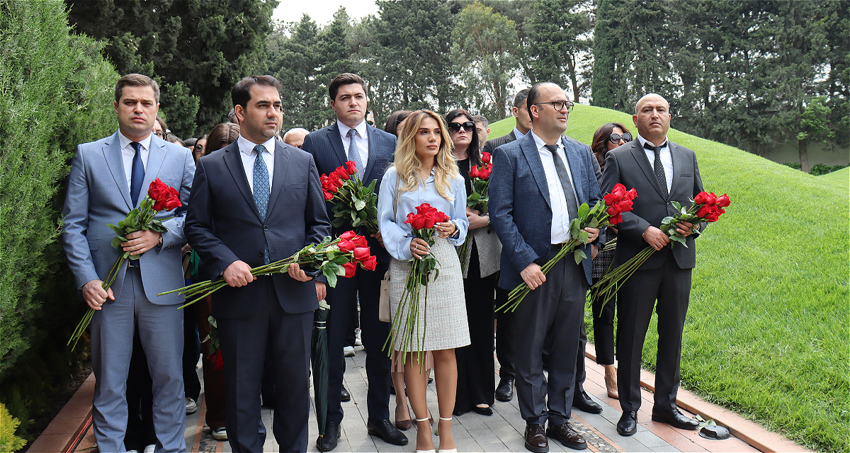 The team of the Karabakh Revival Fund visited the grave of the great leader Heydar Aliyev