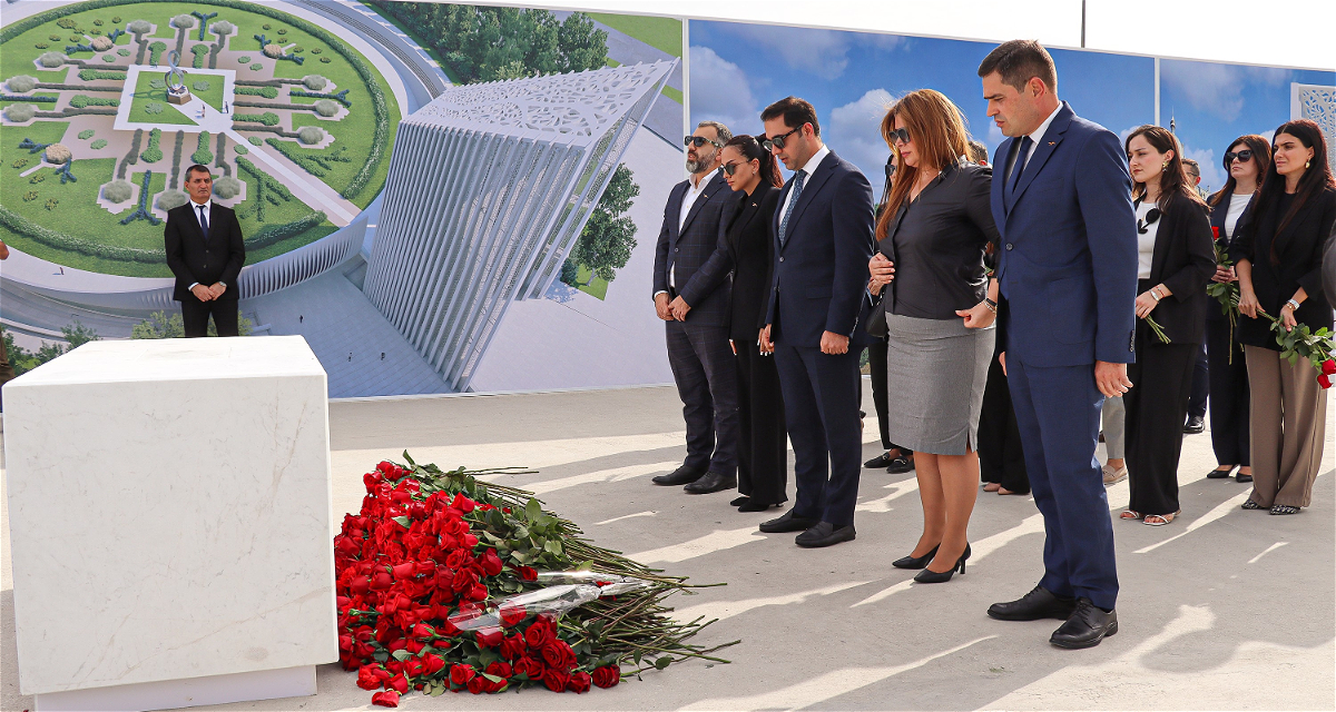 Qarabağ Dirçəliş Fondunun əməkdaşları Anım Günü ilə əlaqədar Zəfər Parkını ziyarət ediblər